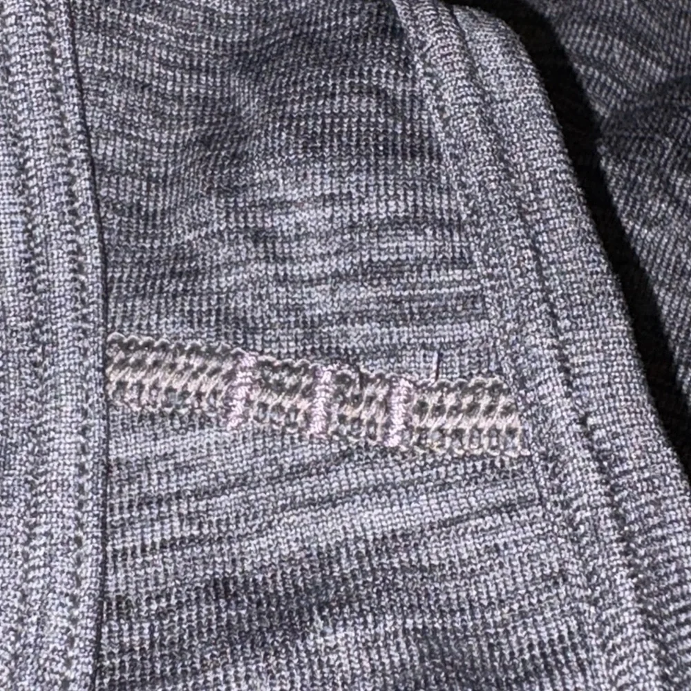 Lululemon Men’s Gray Seamless Training Tank “Get Outside. Get Sweaty.” Size M U - Picture 5 of 8